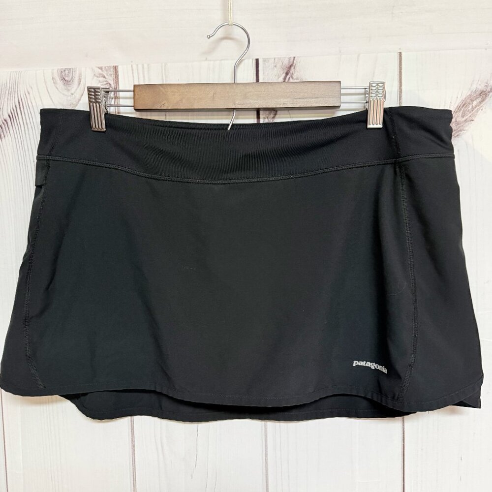 Patagonia Women’s Multi-Use Skirt Large Black Built-In Shorts EUC